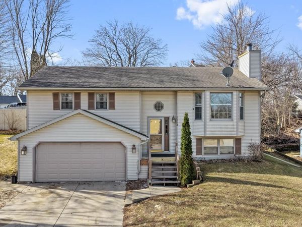 2494 VAGABOND STREET, Green Bay, WI 54302