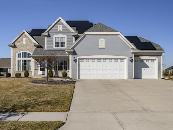 512 Westlawn AVENUE, Mukwonago, WI 53149