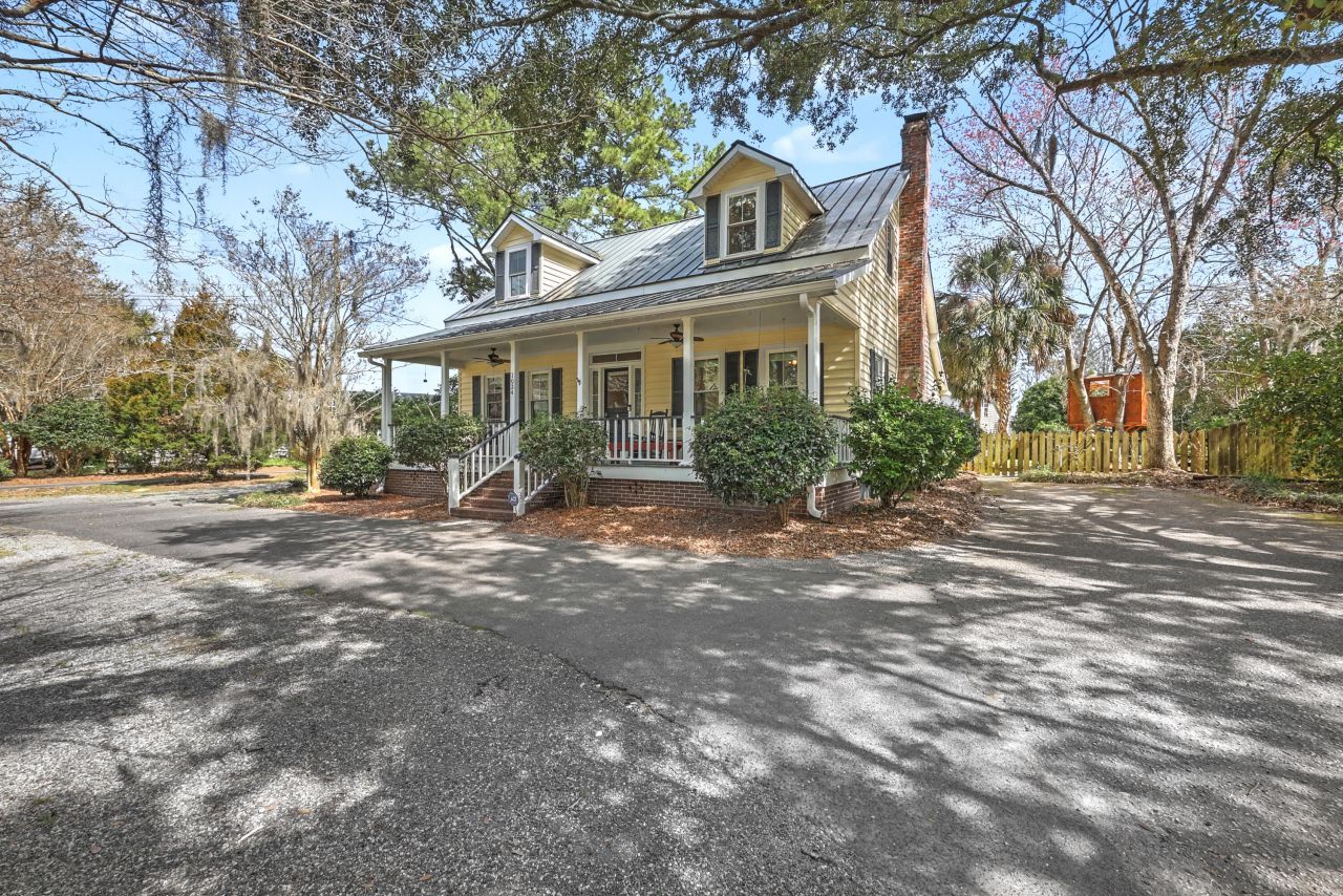 1034 Orangeburg Road Photo 2