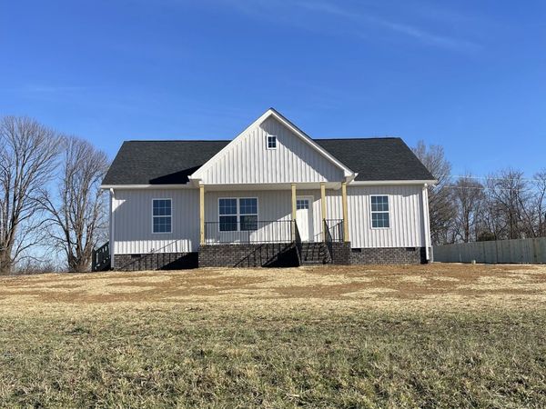 586 Pleasant Hill Rd , Lafayette, TN 37083