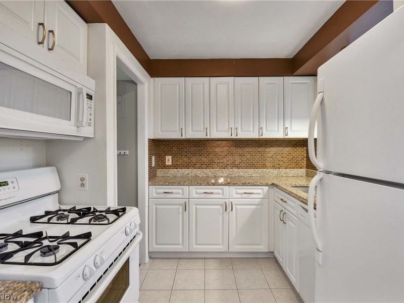 4620 W 227th Street, Fairview Park, OH 44126 Photo 11