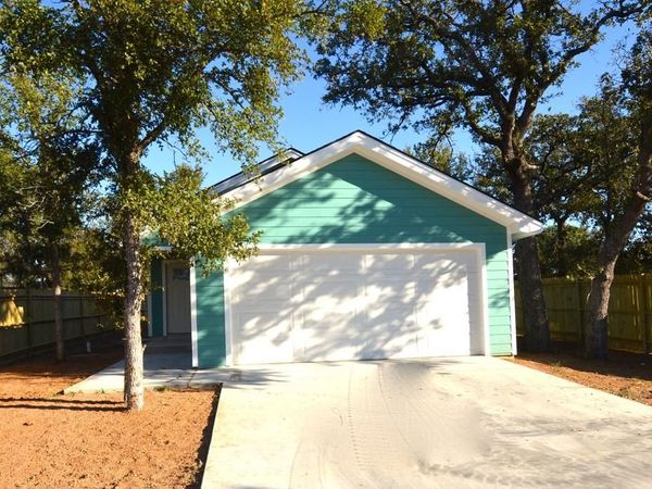 1653 Navajoe TRL, Kingsland, TX 78639