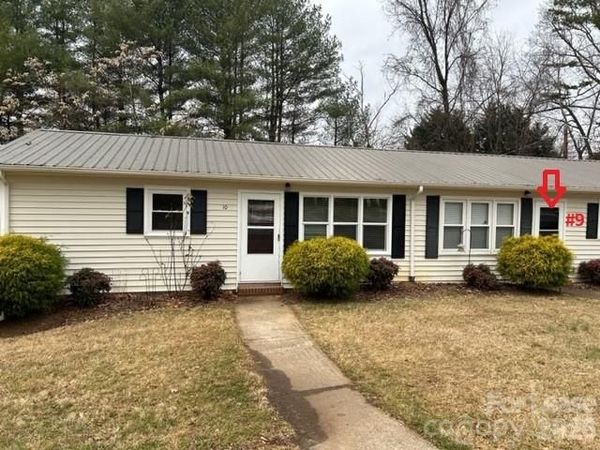 3462 Smokehouse Court, Unit 9, Lenoir, NC 28645