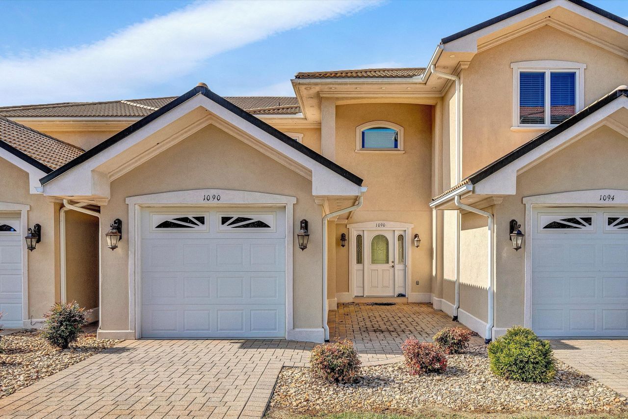 1090 La Casa Ct, Moneta, VA 24121 Main Photo