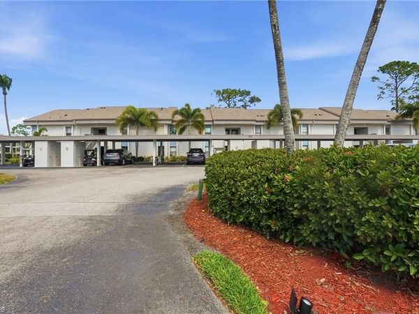 5765 Trailwinds DR, Unit 111, FORT MYERS, FL 33907