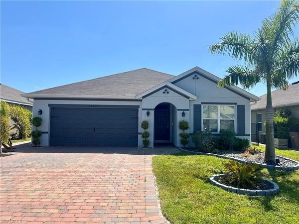 10293 Silver Pond LN , LEHIGH ACRES, FL 33936