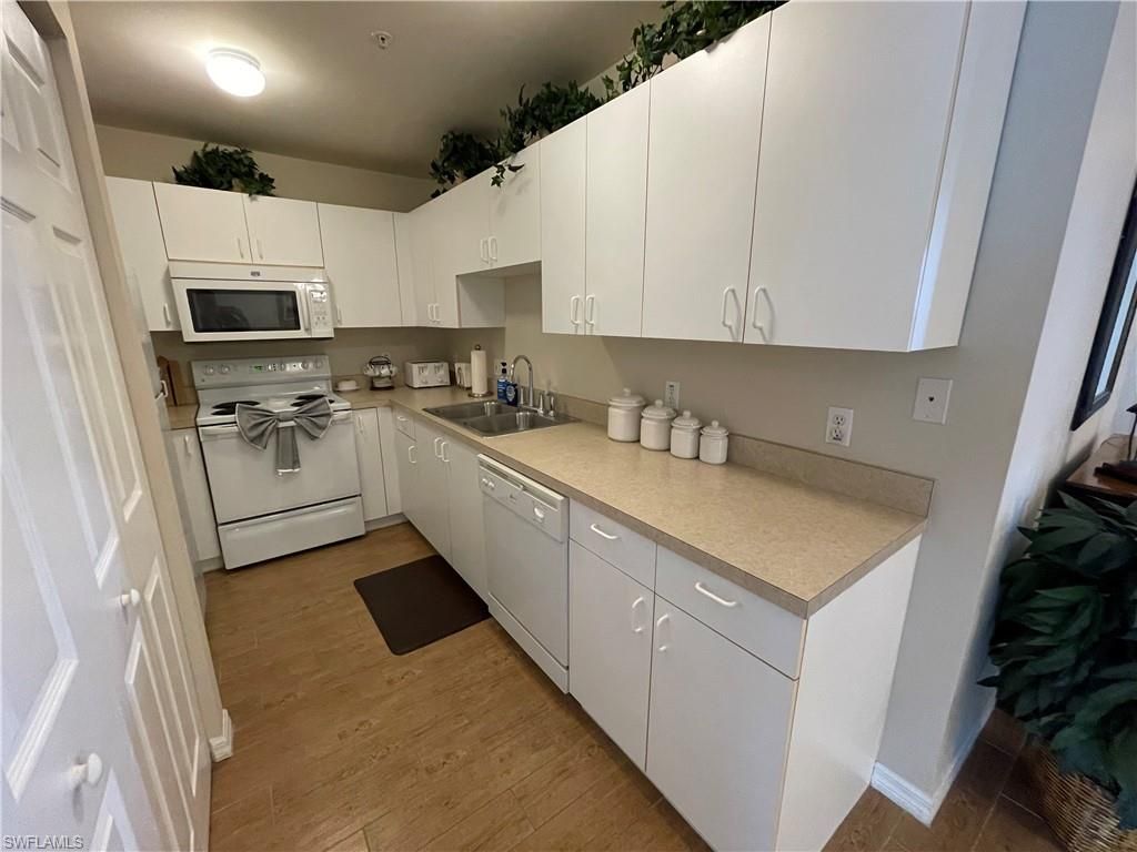 519 Roma Ct, Unit 2103, Naples, FL 34110 Photo