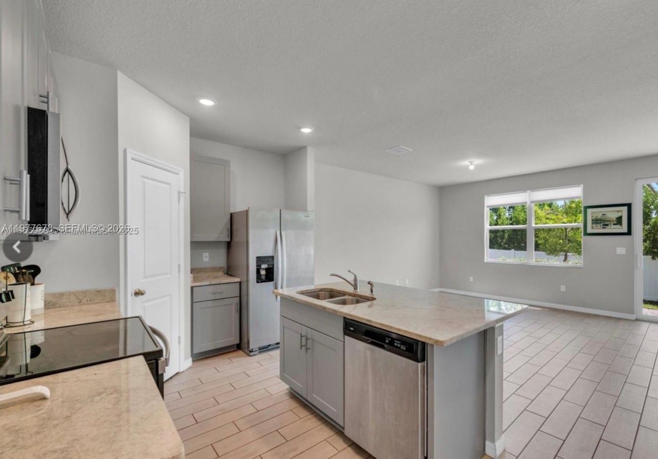 3506 Joshua Tree St , Unit 3506, Palm Springs, FL 33461 Photo