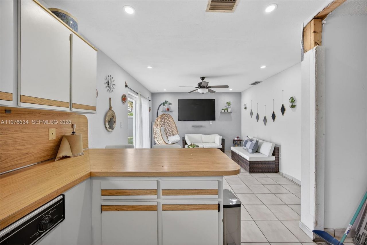 13755 SW 24th St , Miami, FL 33175 Photo