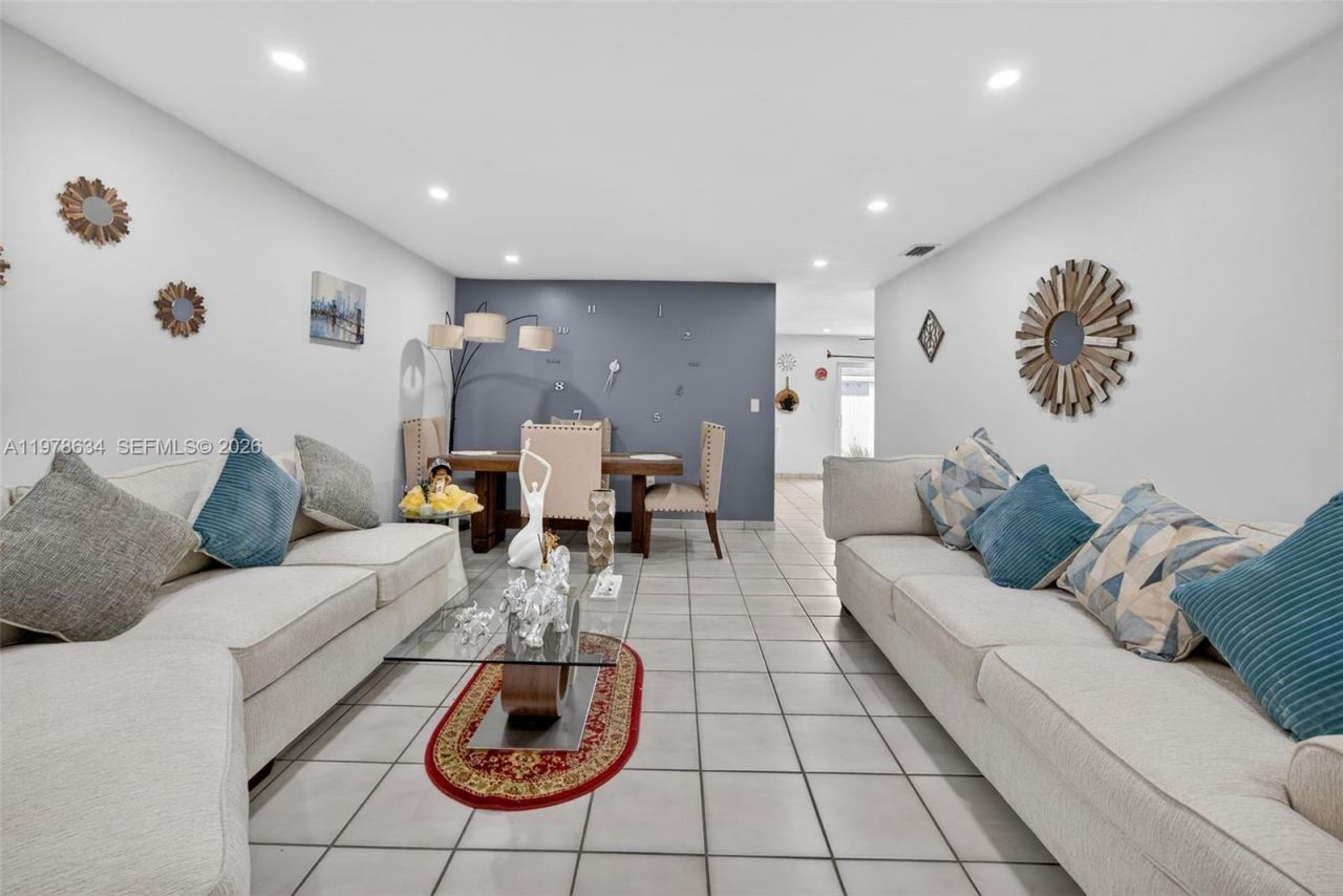 13755 SW 24th St , Miami, FL 33175 Photo