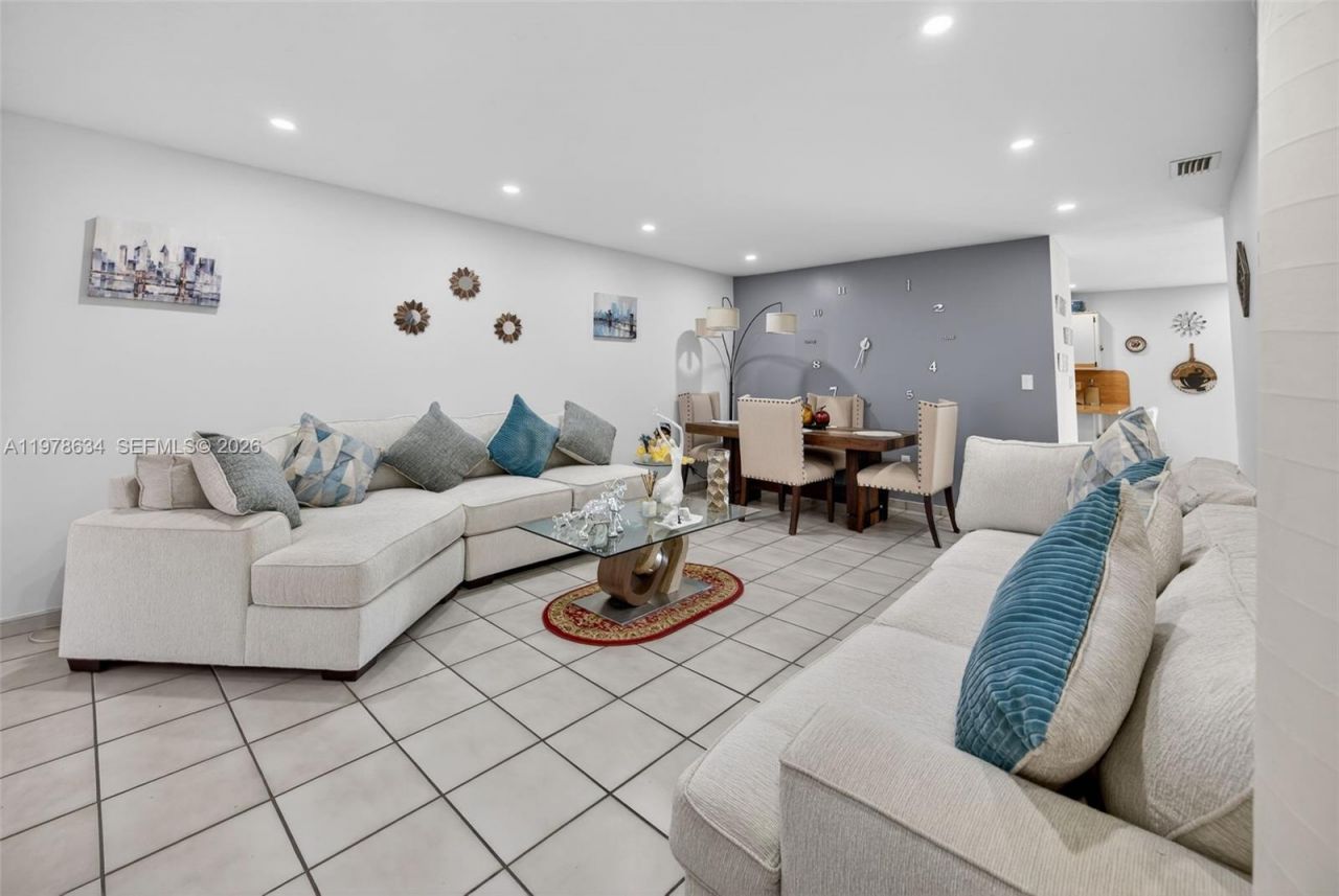 13755 SW 24th St , Miami, FL 33175 Photo