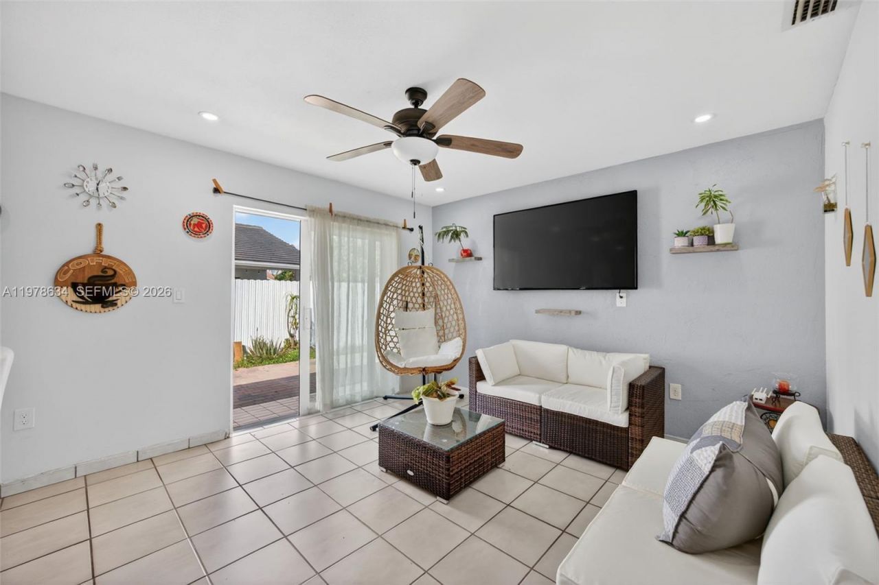 13755 SW 24th St , Miami, FL 33175 Photo