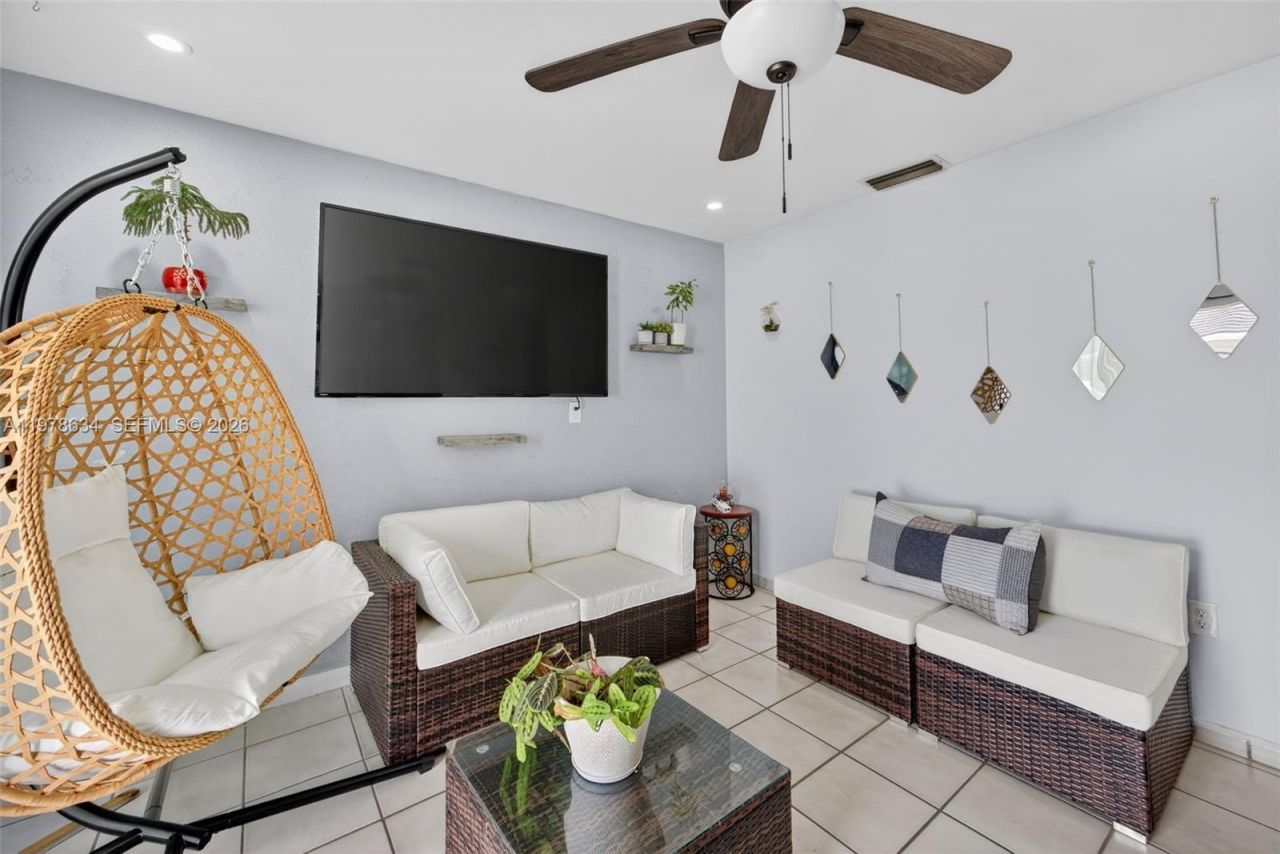 13755 SW 24th St, Miami, FL 33175 Photo