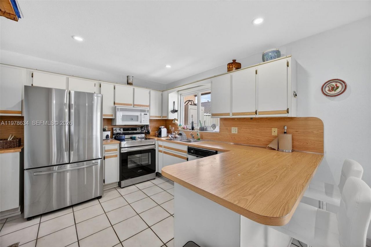 13755 SW 24th St, Miami, FL 33175 Photo