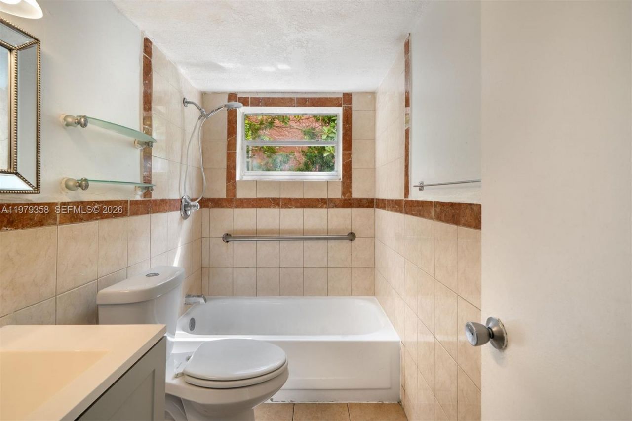 915 Jefferson Ave , Unit 2C, Miami Beach, FL 33139 Photo