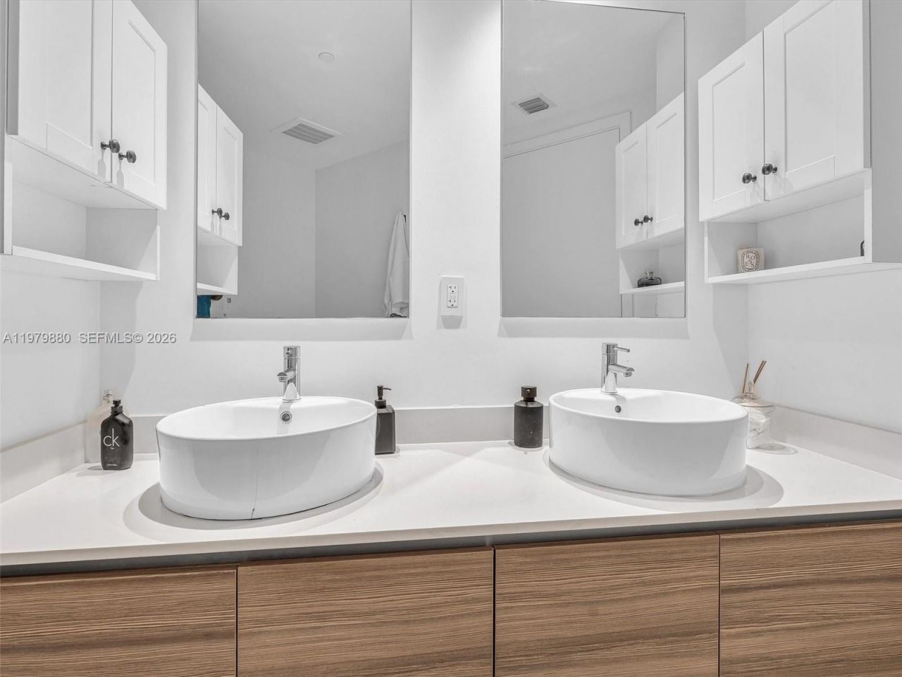 121 NE 34th St , Unit 2104, Miami, FL 33137 Photo