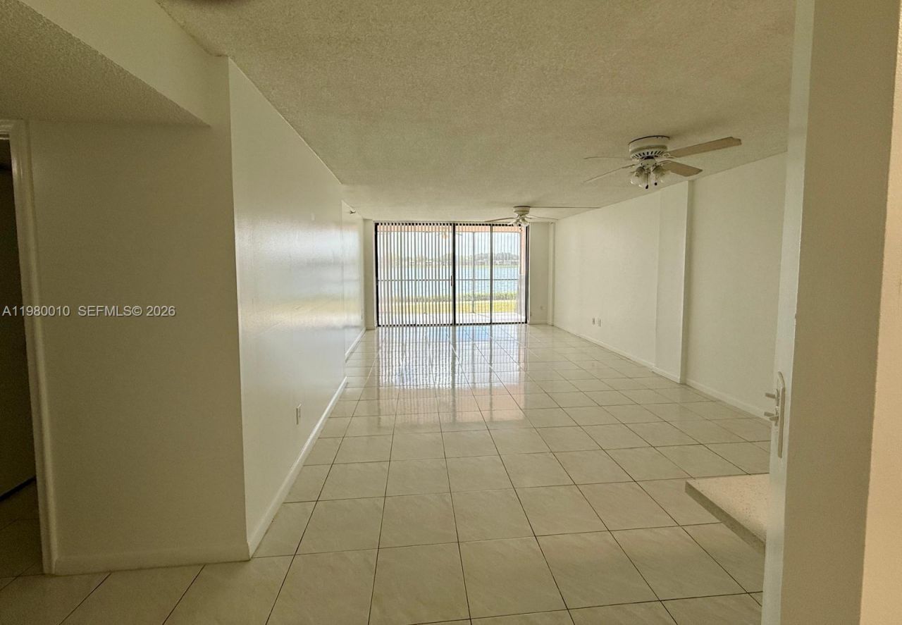 20850 San Simeon Way, Unit 105-5, Miami, FL 33179 Photo