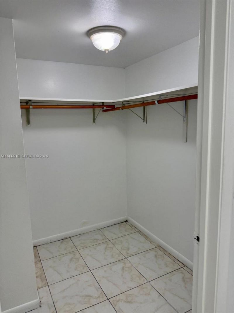 20850 San Simeon Way, Unit 105-5, Miami, FL 33179 Photo