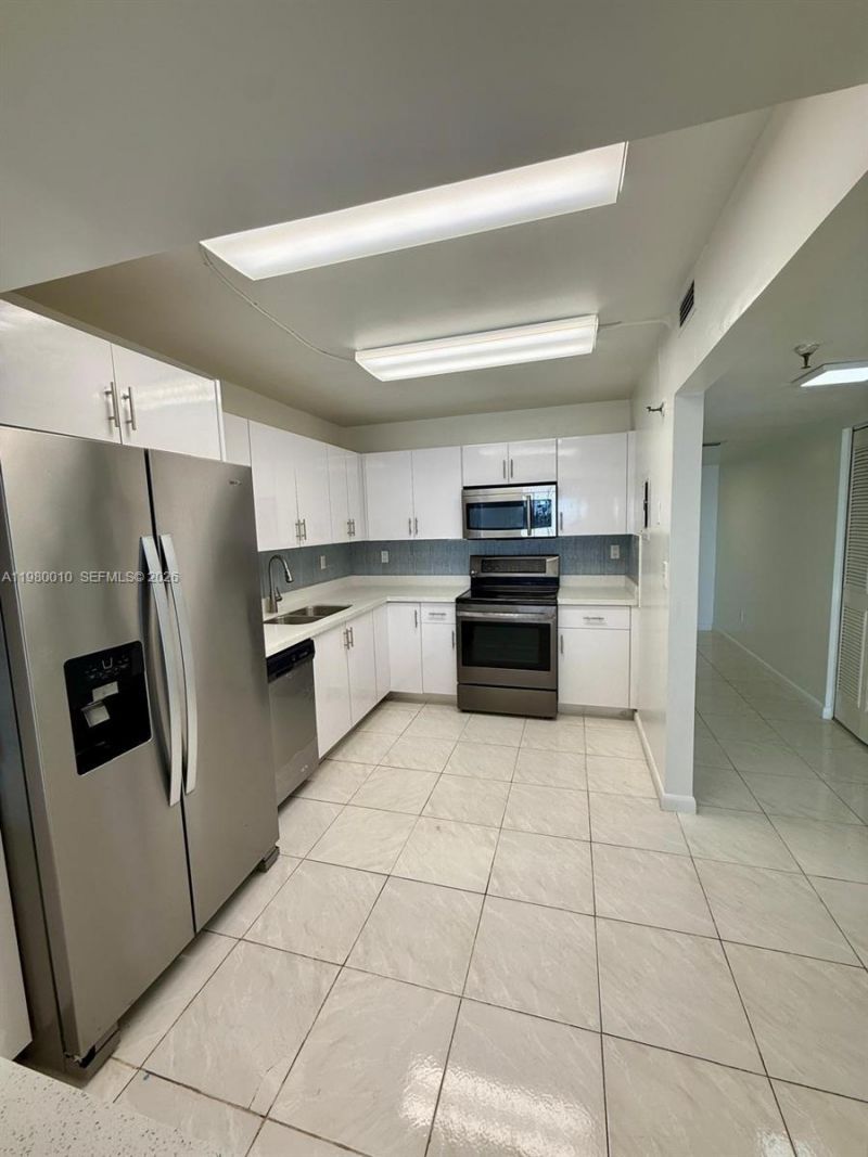 20850 San Simeon Way, Unit 105-5, Miami, FL 33179 Photo