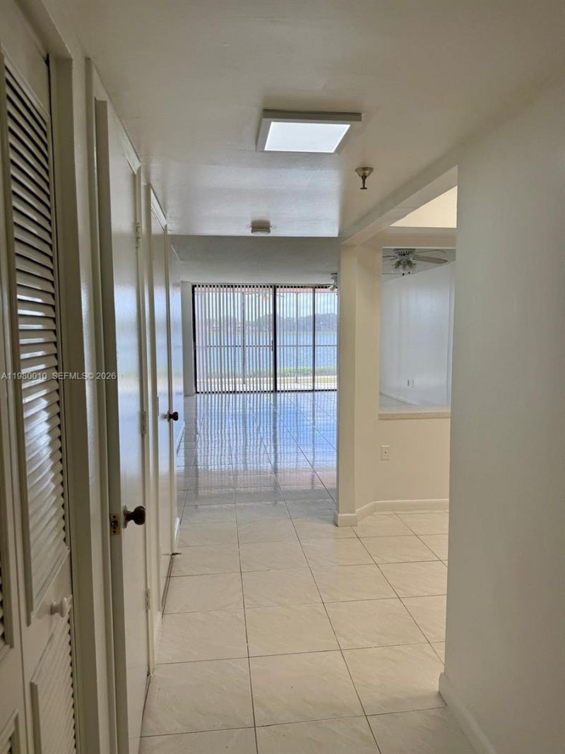 20850 San Simeon Way, Unit 105-5, Miami, FL 33179 Photo