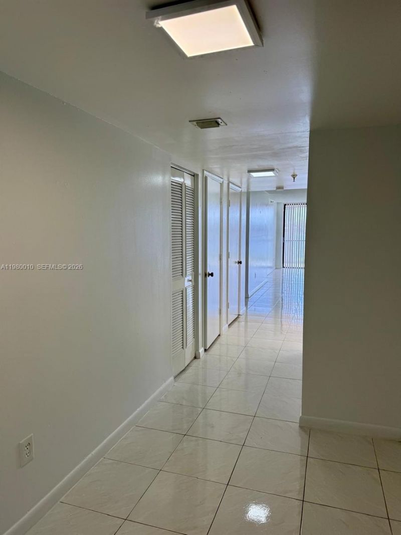20850 San Simeon Way, Unit 105-5, Miami, FL 33179 Photo