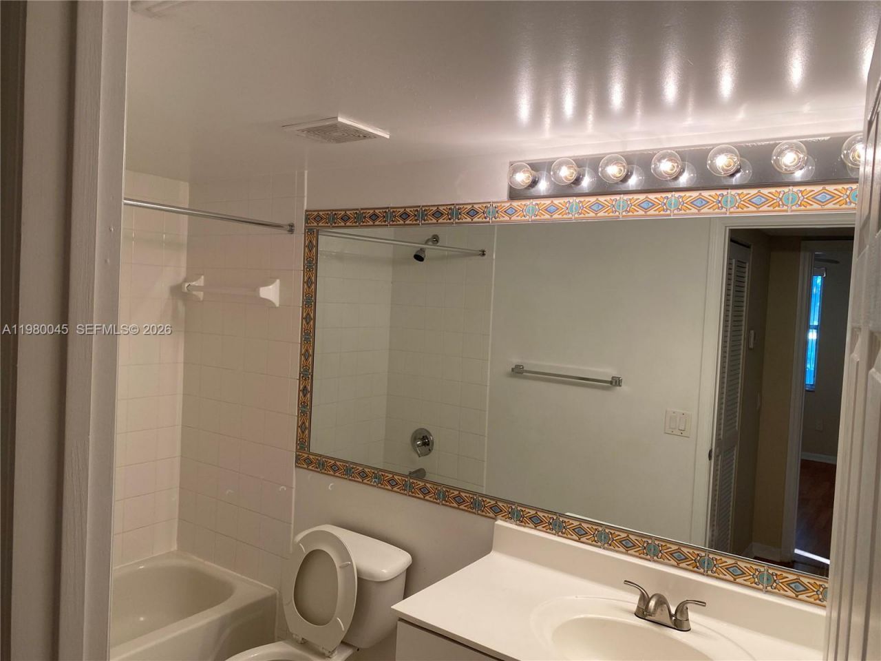 9645 NW 1st Ct, Unit 1-302, Pembroke Pines, FL 33024 Photo