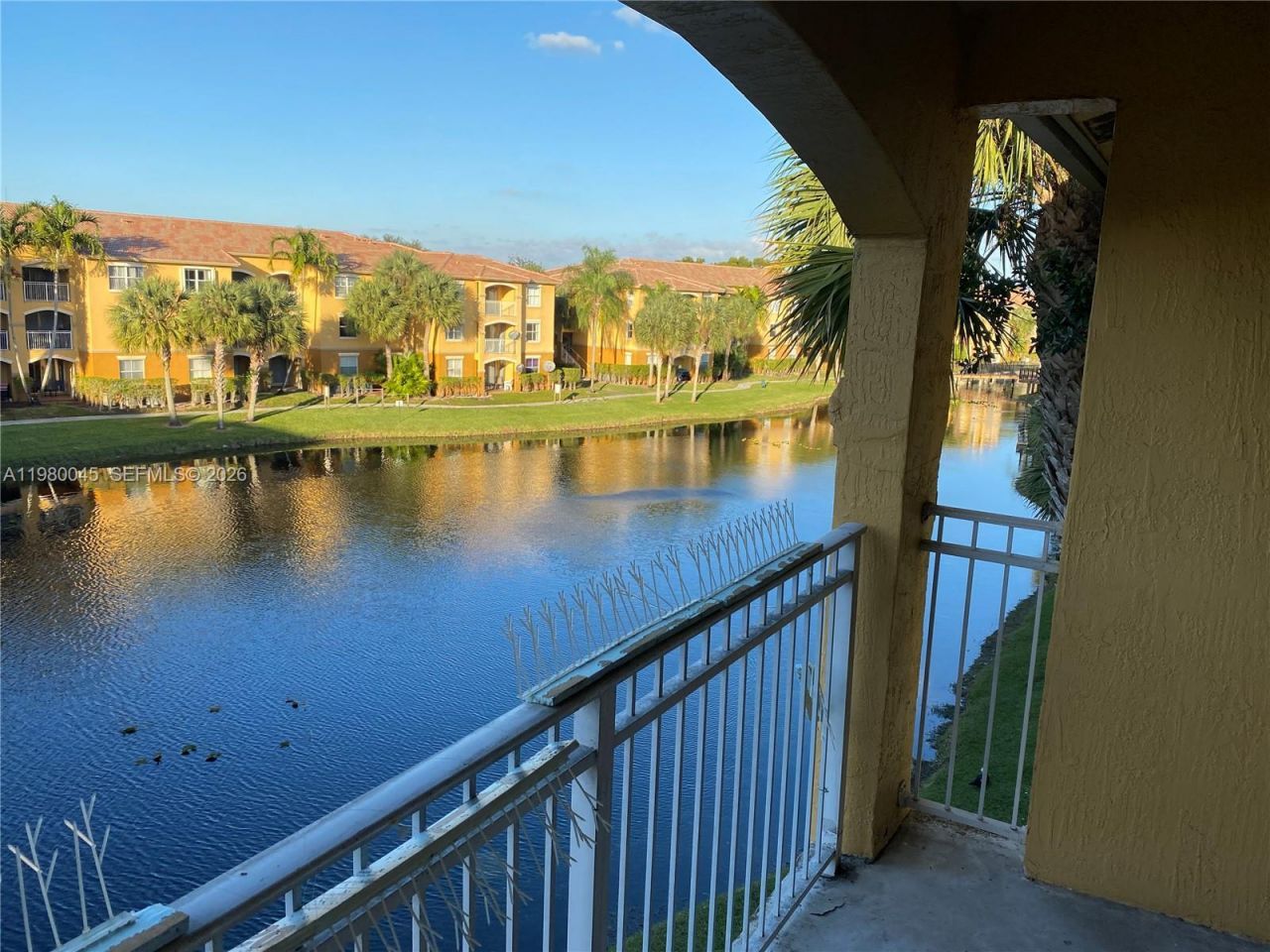 9645 NW 1st Ct, Unit 1-302, Pembroke Pines, FL 33024 Photo