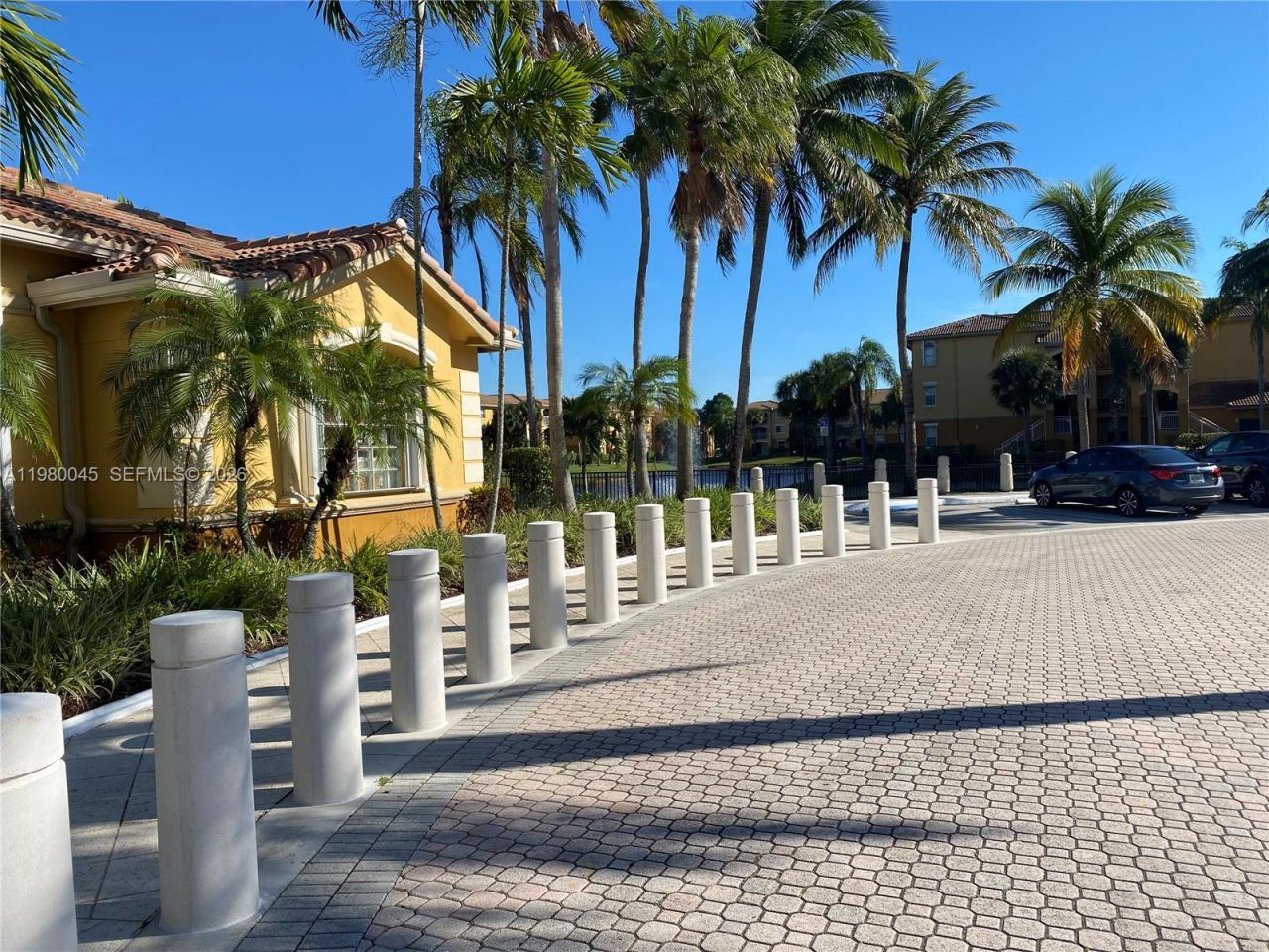 9645 NW 1st Ct, Unit 1-302, Pembroke Pines, FL 33024 Photo