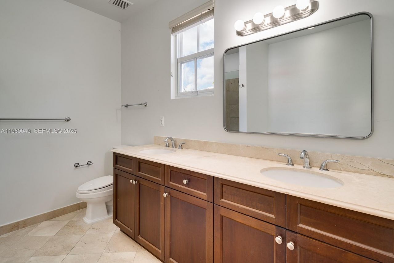 520 Loretto Ave , Unit 21, Coral Gables, FL 33146 Photo