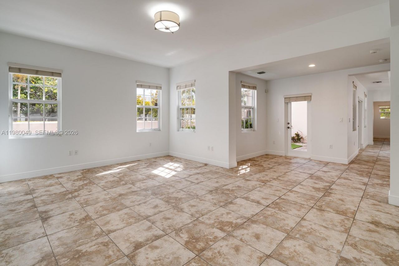 520 Loretto Ave , Unit 21, Coral Gables, FL 33146 Photo