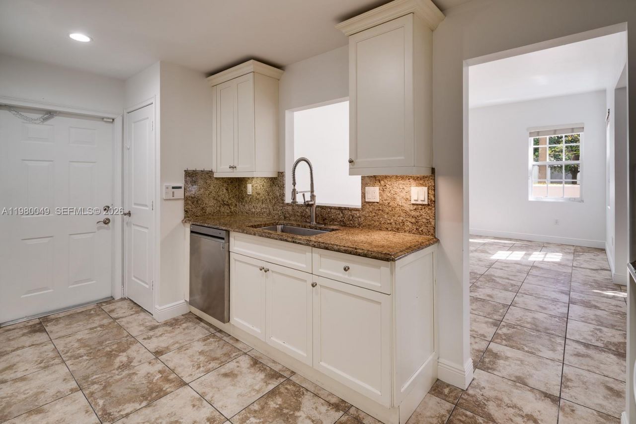 520 Loretto Ave , Unit 21, Coral Gables, FL 33146 Photo