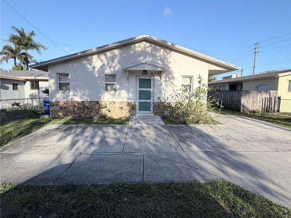 16920 NE 4th CT , Unit Back, North Miami Beach, FL 33162