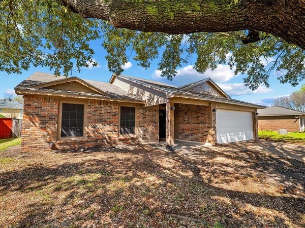 4238 Emerson Drive, Grand Prairie, TX 75052