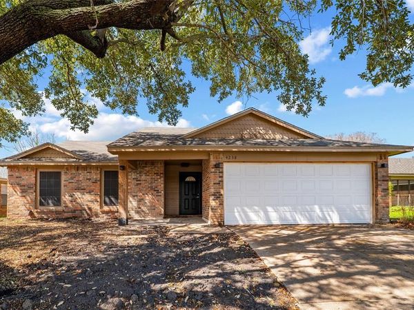 4238 Emerson Drive, Grand Prairie, TX 75052