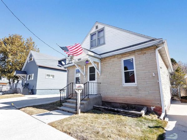 1611 JACKSON STREET, Two Rivers, WI 54241