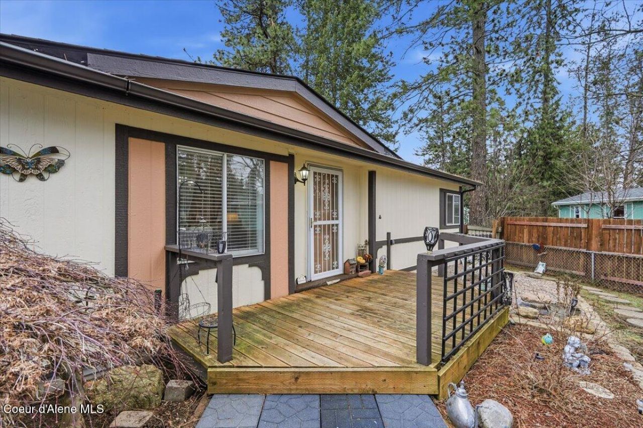 1249 W Shane Dr, Coeur d Alene, ID 83815 Main Photo