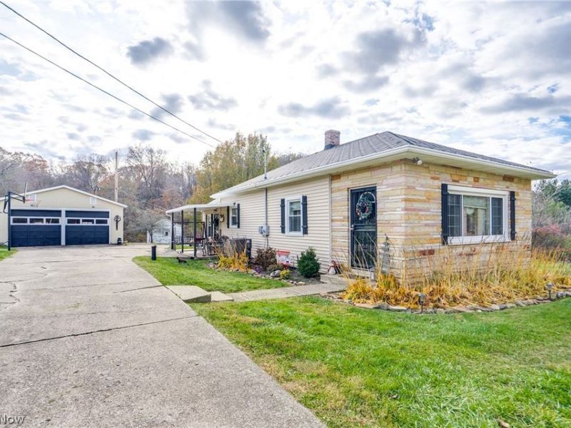 4943 Martin Drive SE, East Sparta, OH 44626 Photo 2