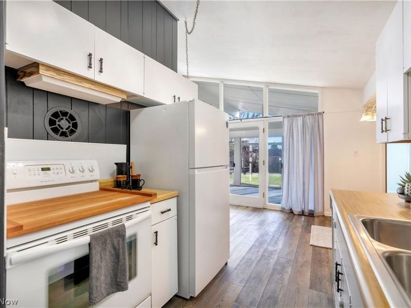 1718 Fernwood Boulevard, Alliance, OH 44601 Photo 11