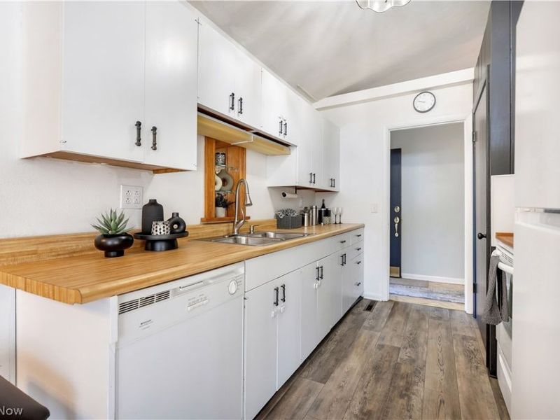 1718 Fernwood Boulevard, Alliance, OH 44601 Photo 12