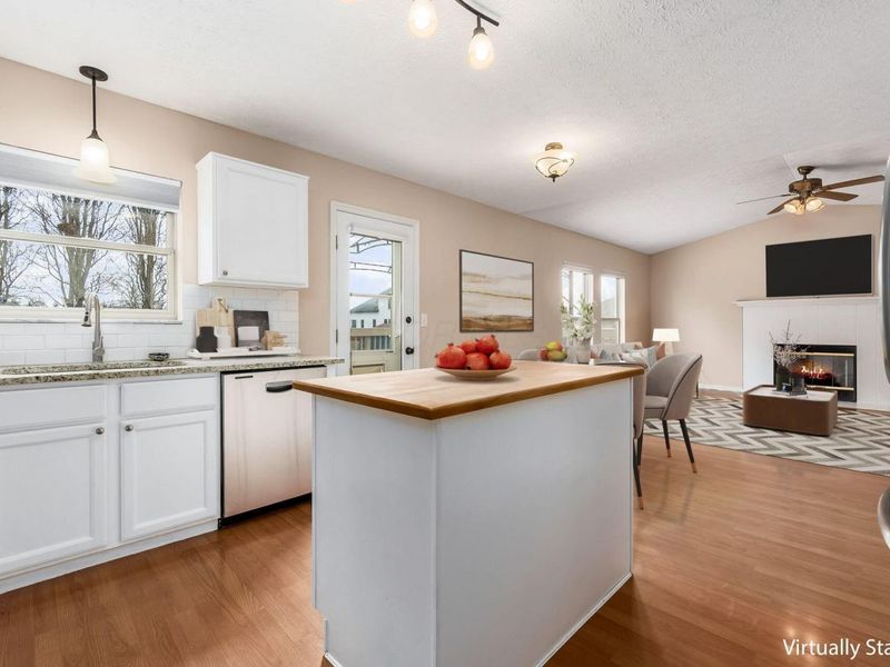 908 Portlock Drive , Columbus, OH 43228 Photo 17