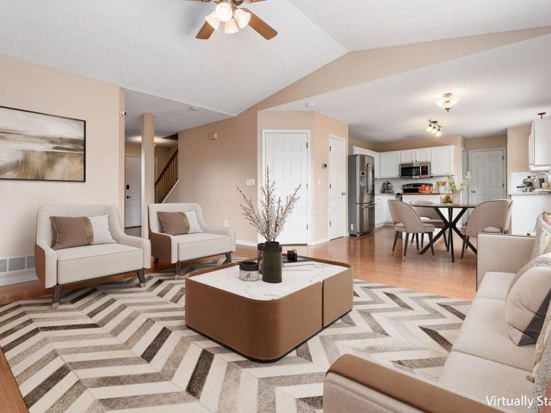 908 Portlock Drive , Columbus, OH 43228 Photo 8