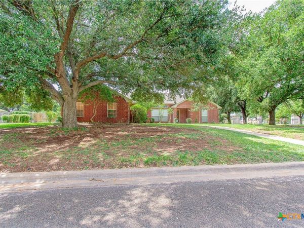 524 Neches Street , Belton, TX 76513