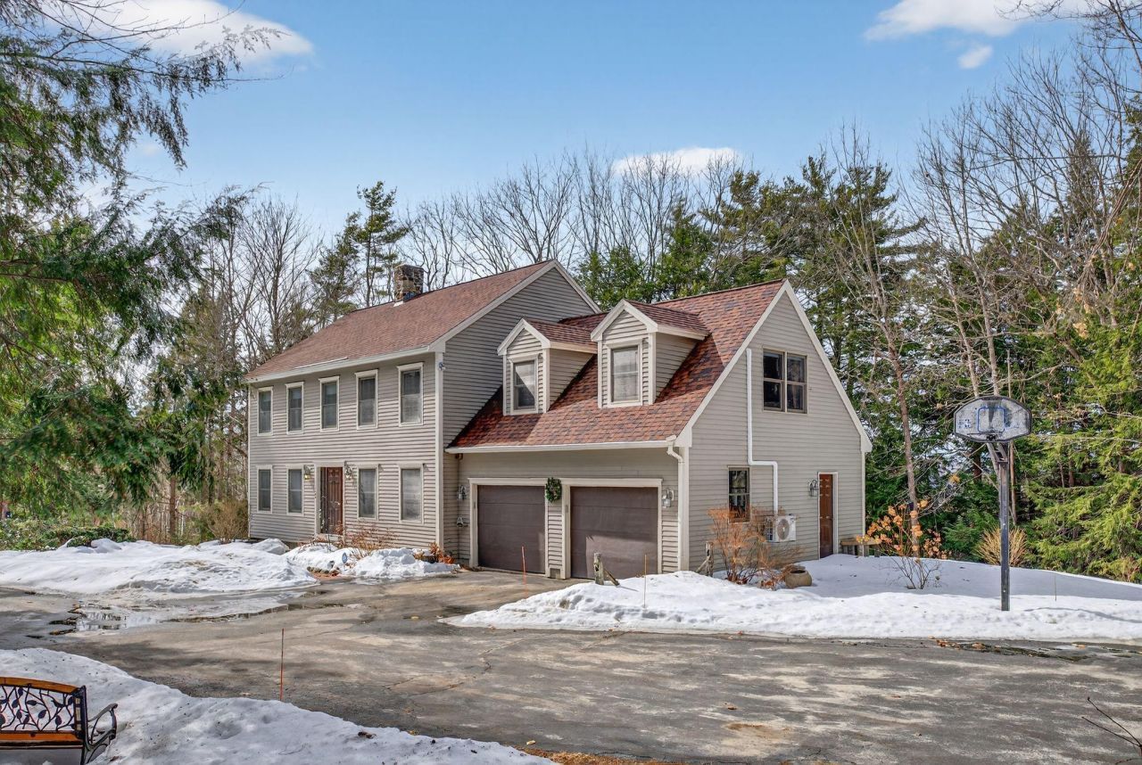 15 Presidential View, Raymond, ME 04071 Main Photo