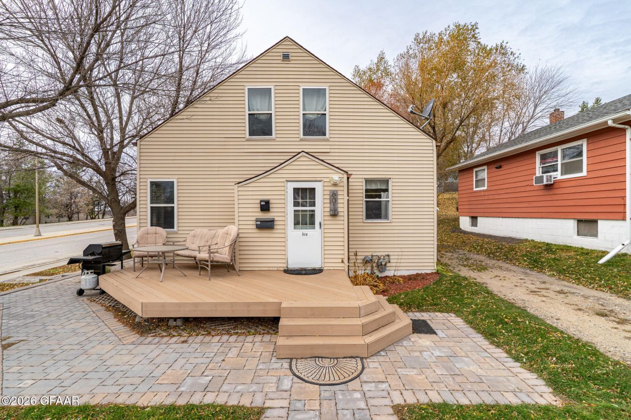 601 N Front Street , Crookston, MN 56716 Main Photo