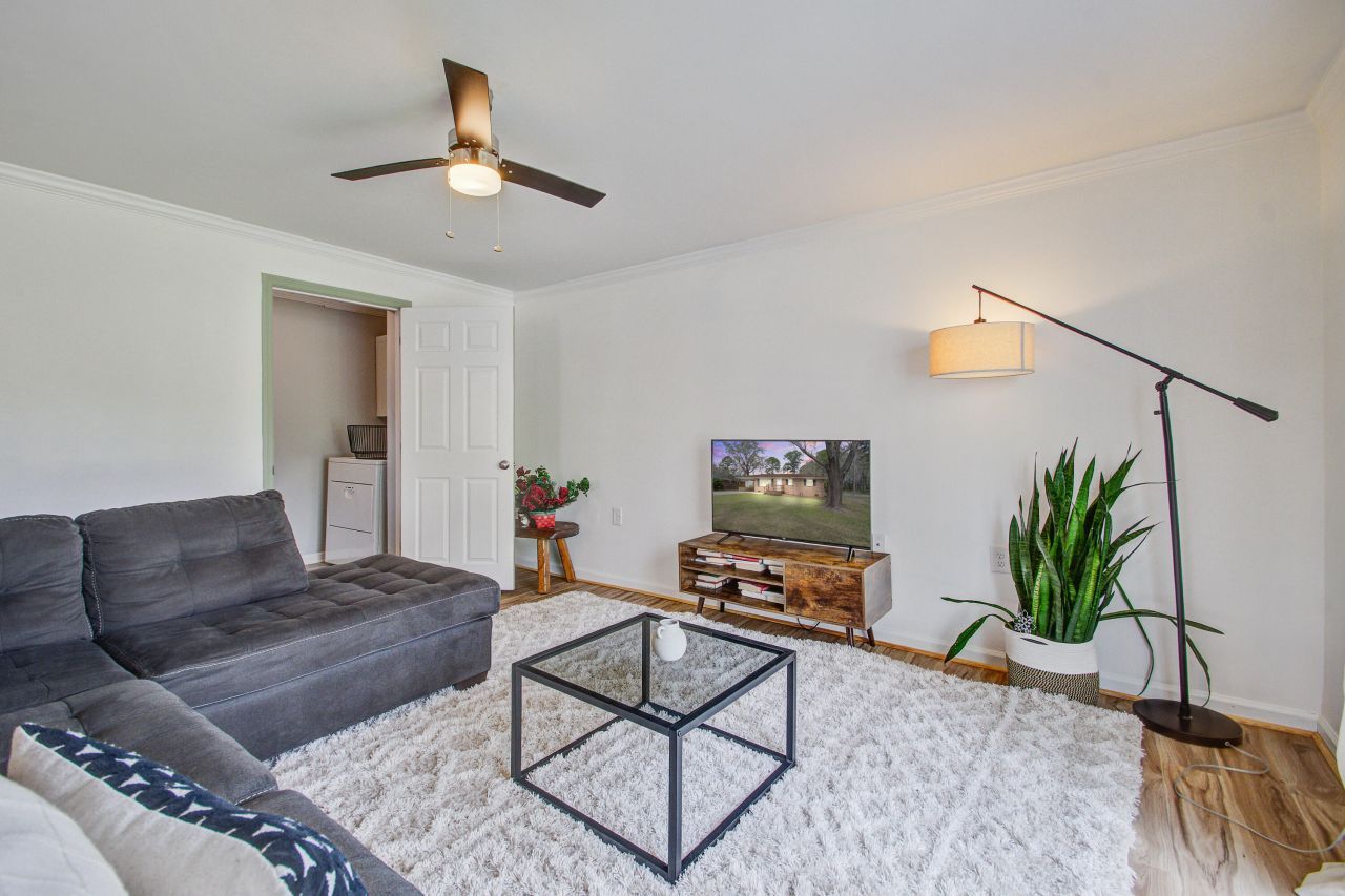 2900 Otranto Road Photo 13