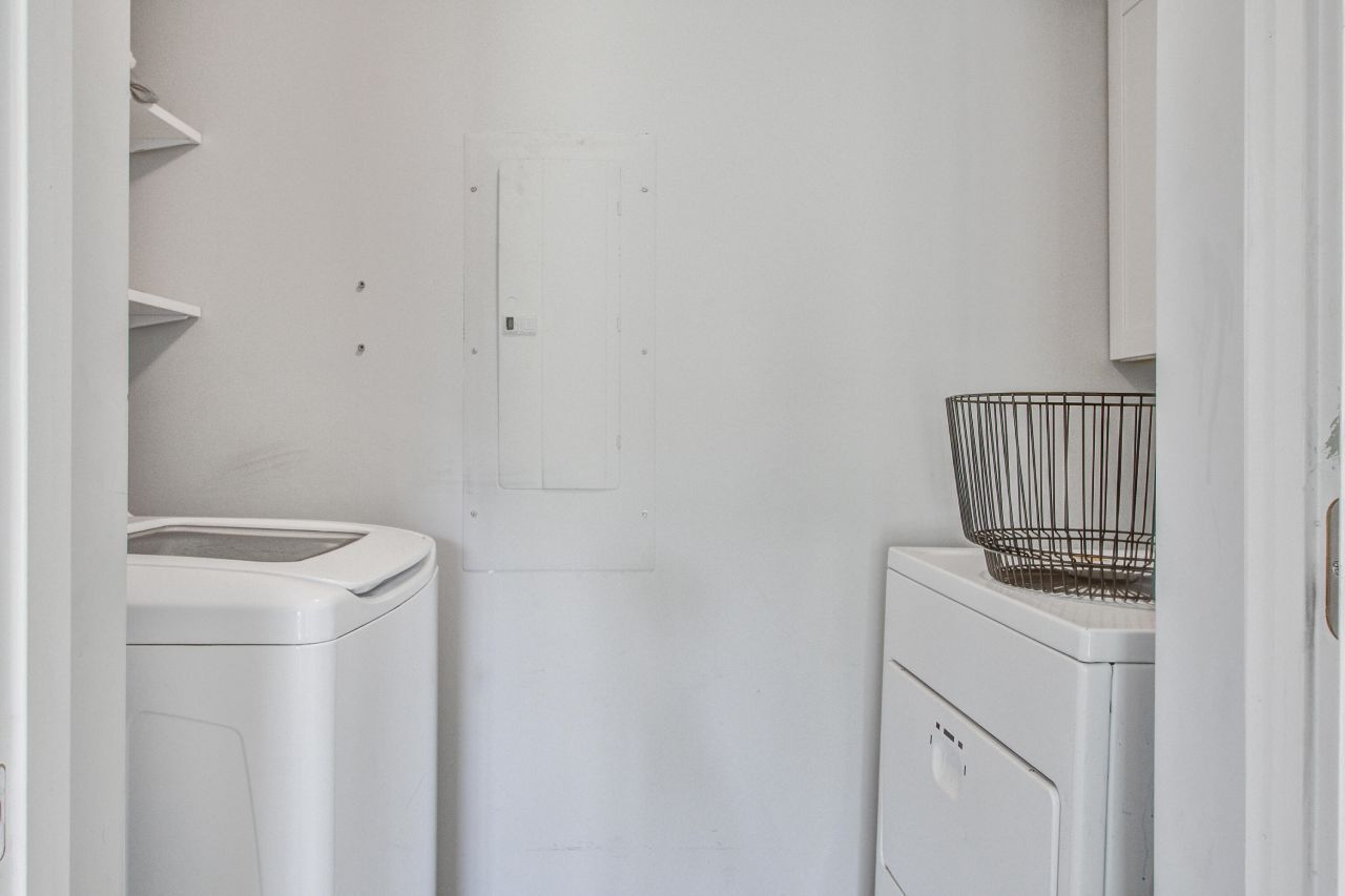 2900 Otranto Road Photo 23