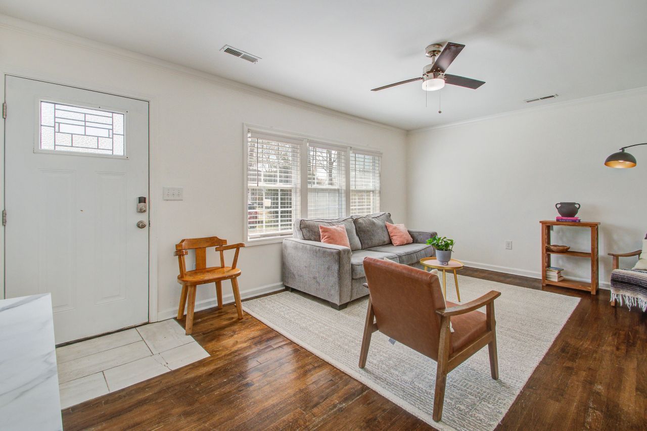 2900 Otranto Road Photo 5