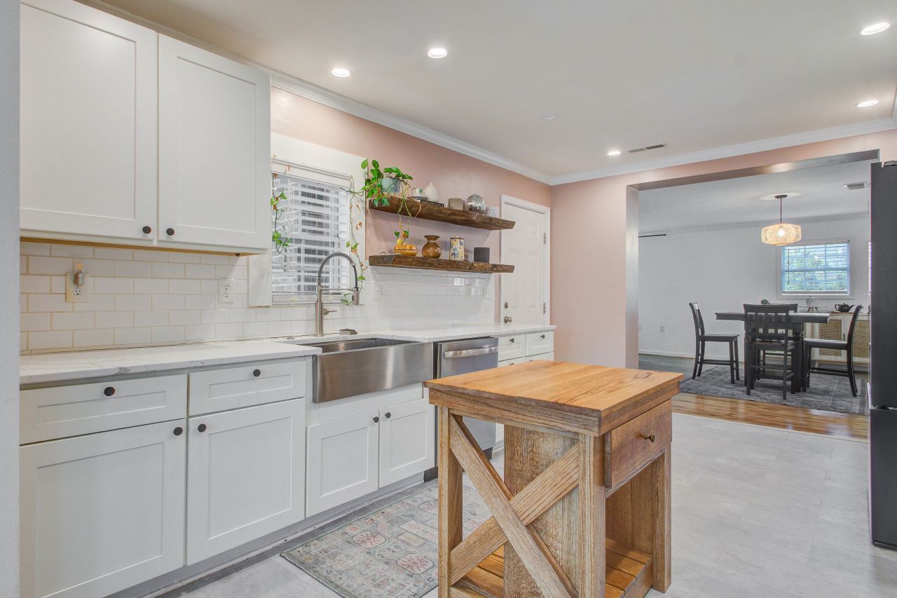 2900 Otranto Road Photo 7