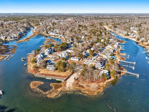 16 Carolyn Lane, East Falmouth, MA 02536