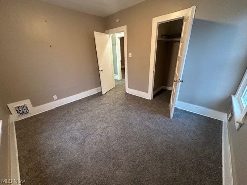 483 Douglas Street, Akron, OH 44307 Photo 10